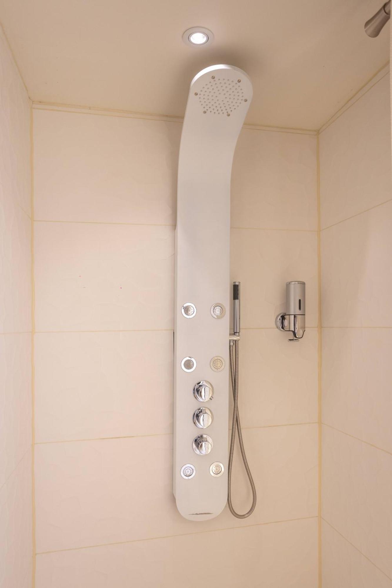 Les Suites Love 3 Spa Vue Mer Piscine Marseilles Buitenkant foto