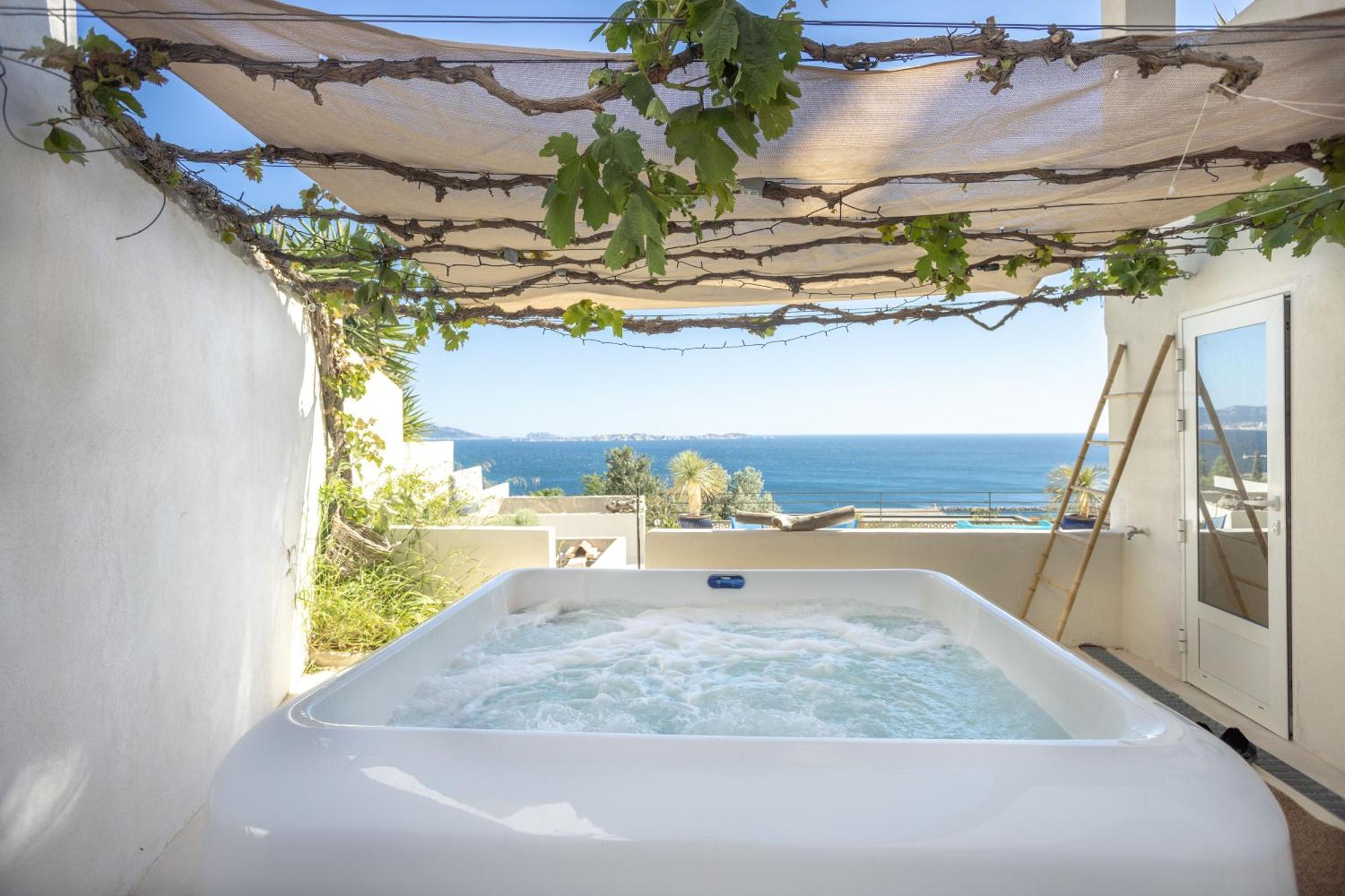 Les Suites Love 3 Spa Vue Mer Piscine Marseilles Buitenkant foto