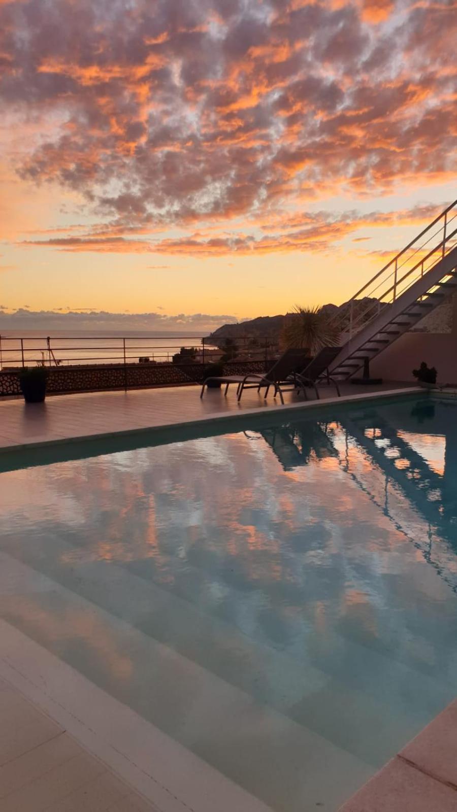 Les Suites Love 3 Spa Vue Mer Piscine Marseilles Buitenkant foto